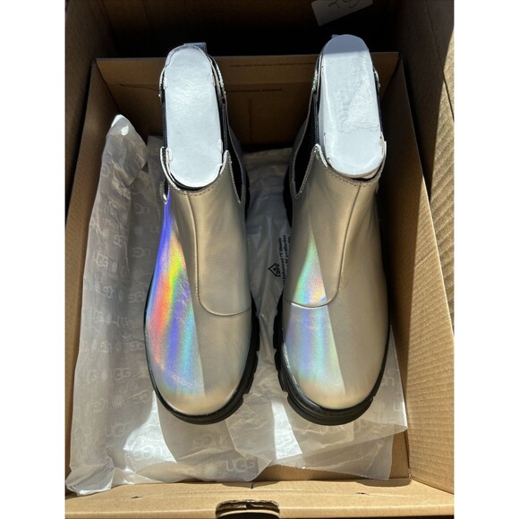 UGG - Kids' Ashton Chelsea Shine Size 5 - Picture 9 of 12
